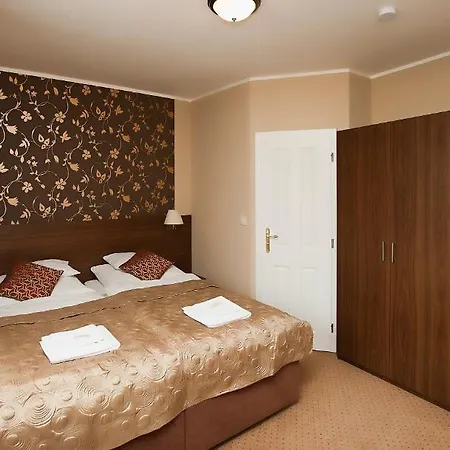 Nocleg ze śniadaniem Old House 3*