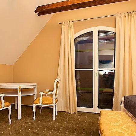 לינה וארוחת בוקר Old House הראדץ נאד מוראביצי