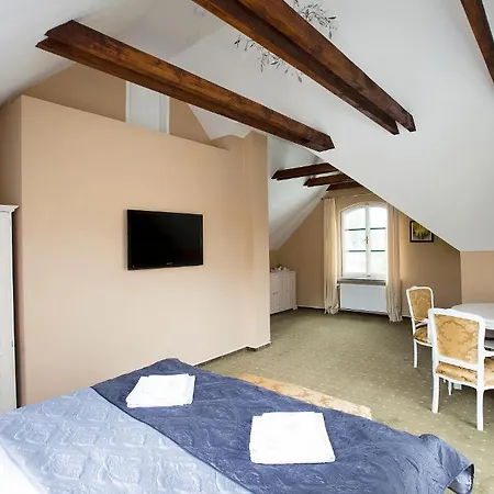 Nocleg ze śniadaniem Old House 3*