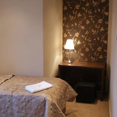 לינה וארוחת בוקר Old House הראדץ נאד מוראביצי