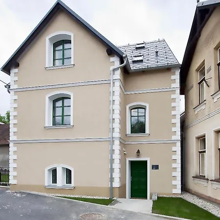 Old House فندق مبيت وإفطار هراديتش ناد مورافيكى